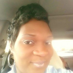 Meet your Posher, Lowanda